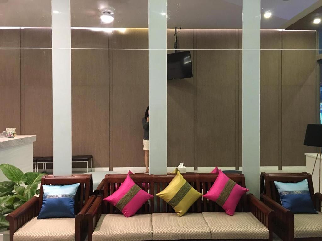 Elegancy Sansabai Hotel Patong Luaran gambar