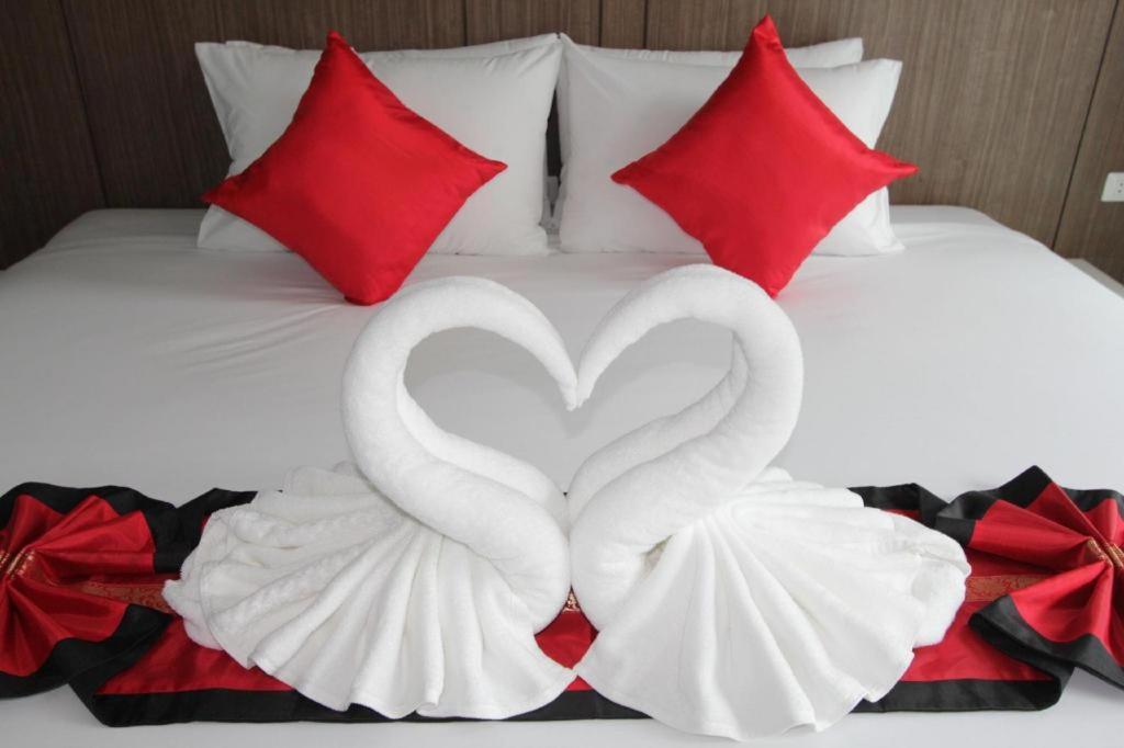Elegancy Sansabai Hotel Patong Luaran gambar