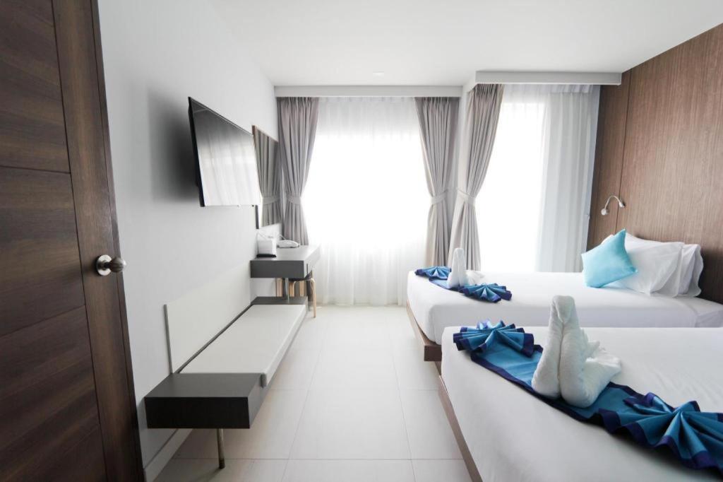 Elegancy Sansabai Hotel Patong Luaran gambar