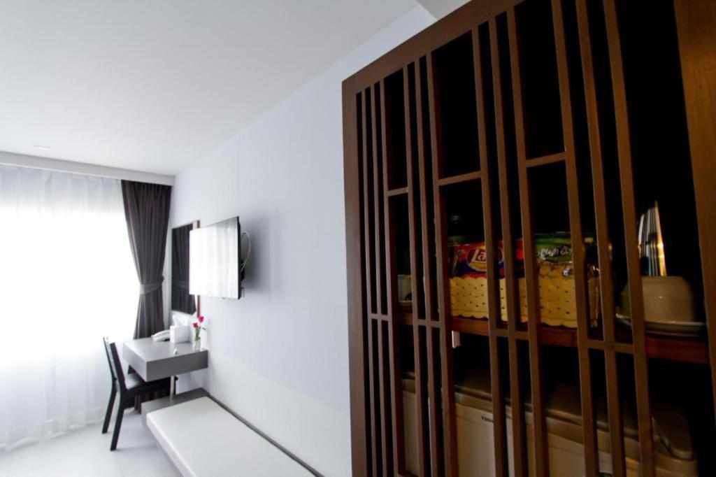 Elegancy Sansabai Hotel Patong Luaran gambar